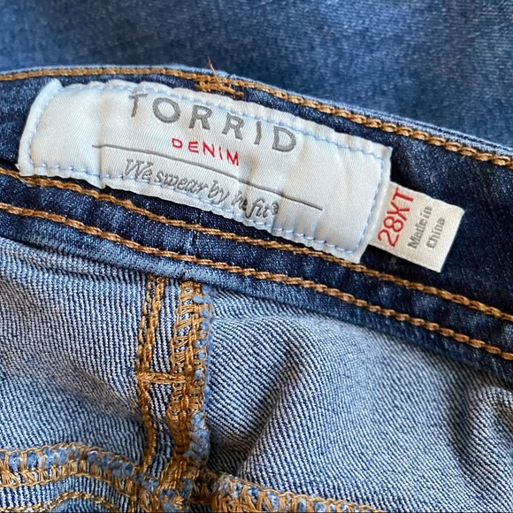 Torrid Denim Skinny Jean Size 28XT - Picture 6 of 9